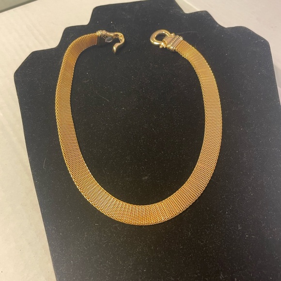 Chic Gold Mesh Choker Necklace with magnetic clip closure - Picture 5 of 8